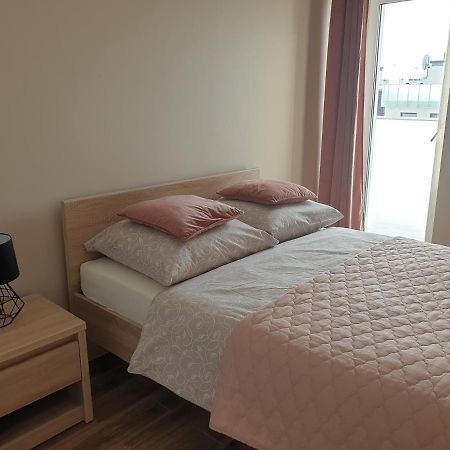 Caskada Modern Apartments 2 Nowy Apartamentowiec Winda สวูพสค์ ภายนอก รูปภาพ