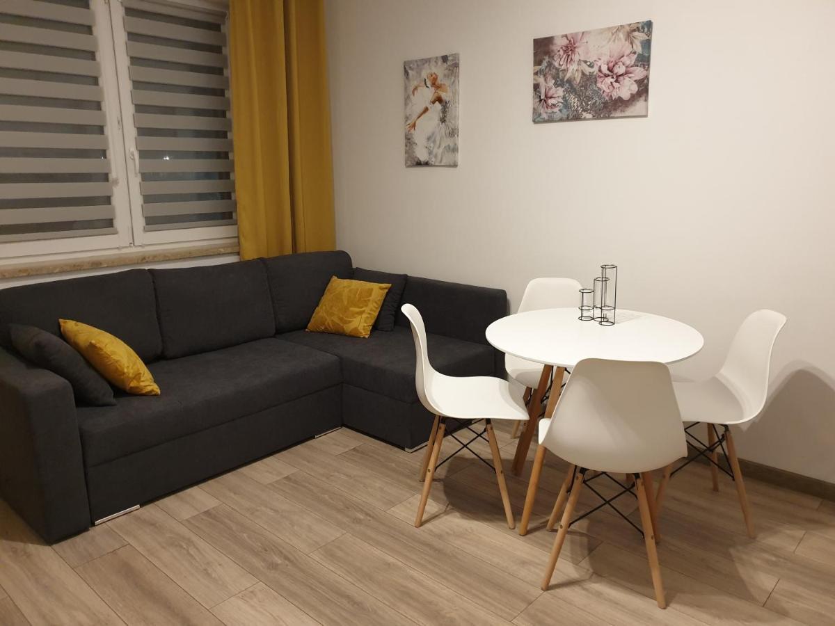 Caskada Modern Apartments 2 Nowy Apartamentowiec Winda สวูพสค์ ภายนอก รูปภาพ