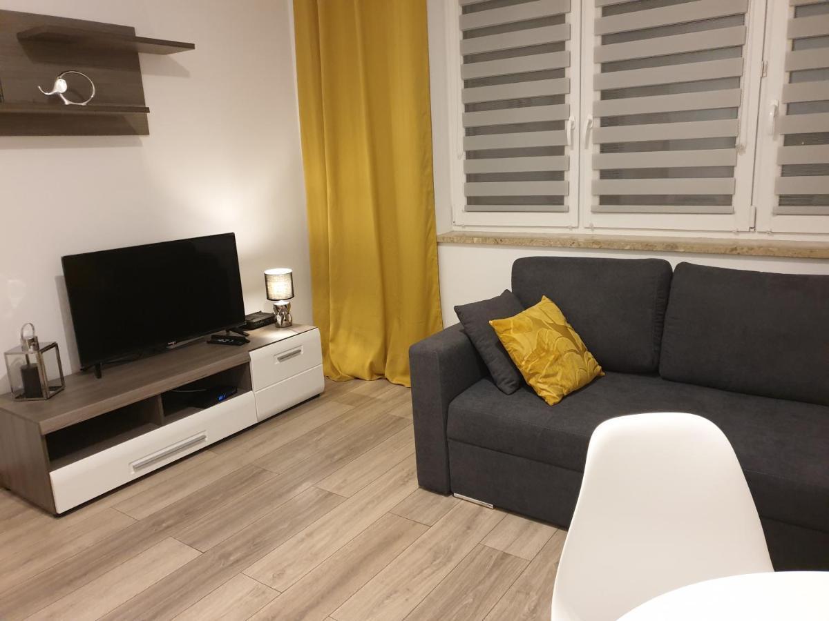 Caskada Modern Apartments 2 Nowy Apartamentowiec Winda สวูพสค์ ภายนอก รูปภาพ