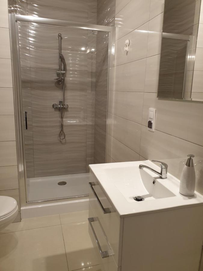 Caskada Modern Apartments 2 Nowy Apartamentowiec Winda สวูพสค์ ภายนอก รูปภาพ