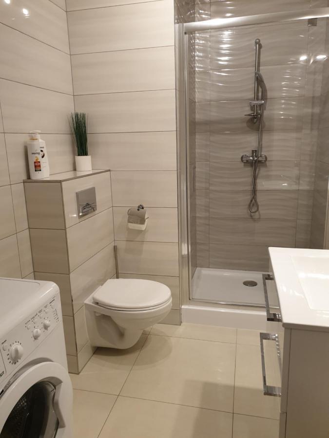 Caskada Modern Apartments 2 Nowy Apartamentowiec Winda สวูพสค์ ภายนอก รูปภาพ