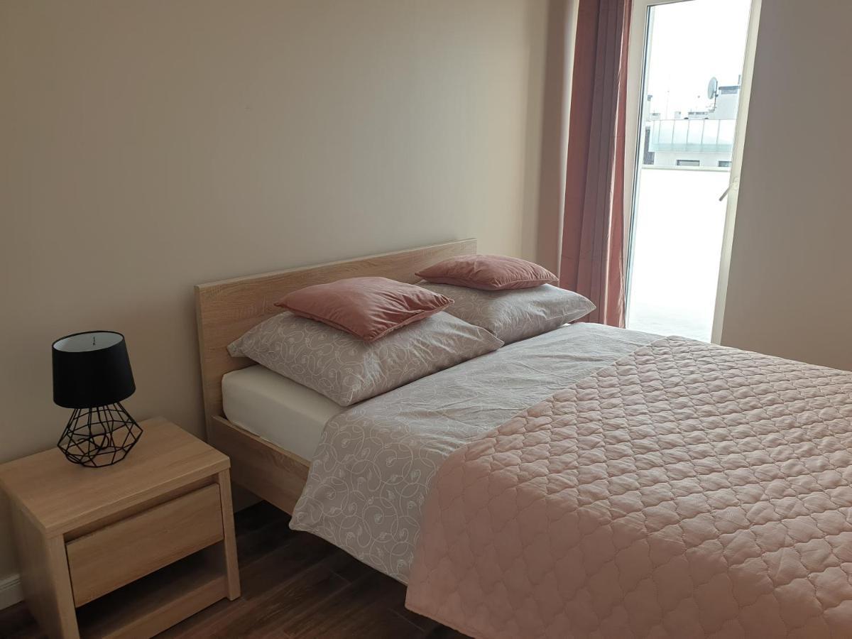 Caskada Modern Apartments 2 Nowy Apartamentowiec Winda สวูพสค์ ภายนอก รูปภาพ