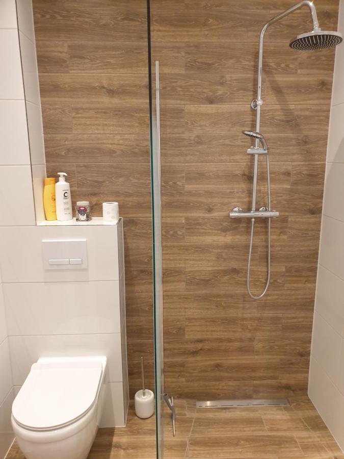 Caskada Modern Apartments 2 Nowy Apartamentowiec Winda สวูพสค์ ภายนอก รูปภาพ