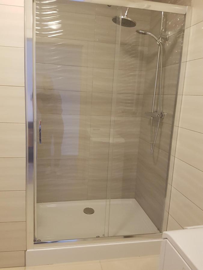 Caskada Modern Apartments 2 Nowy Apartamentowiec Winda สวูพสค์ ภายนอก รูปภาพ